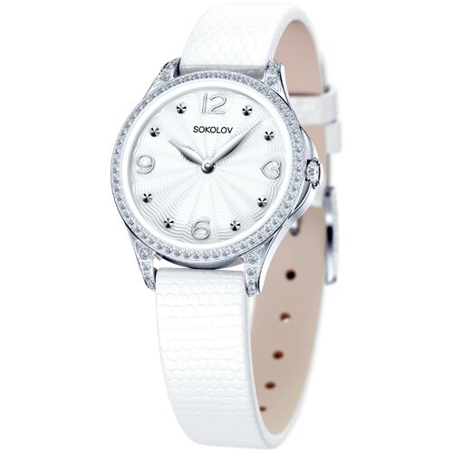 Женские серебряные часы - видео на модели