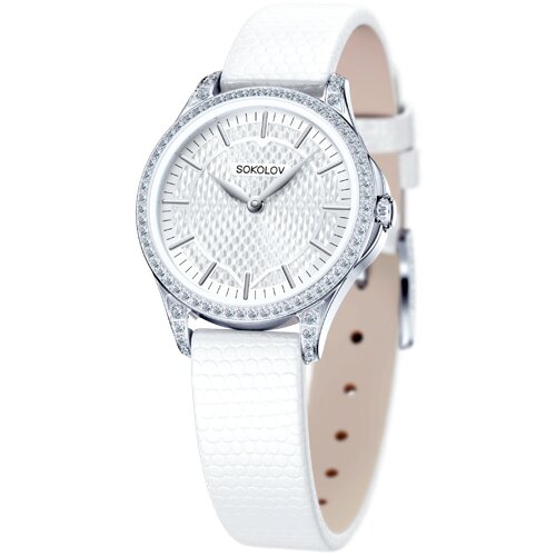 Женские серебряные часы - видео на модели