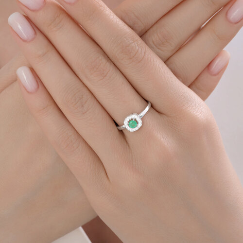 Кольцо из серебра с изумрудом и фианитами из серебро — вид 4