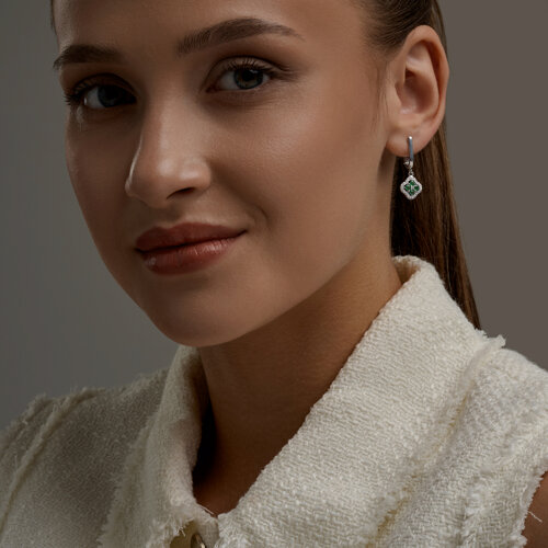 Серьги из серебра с изумрудами и фианитами из серебро — вид 3