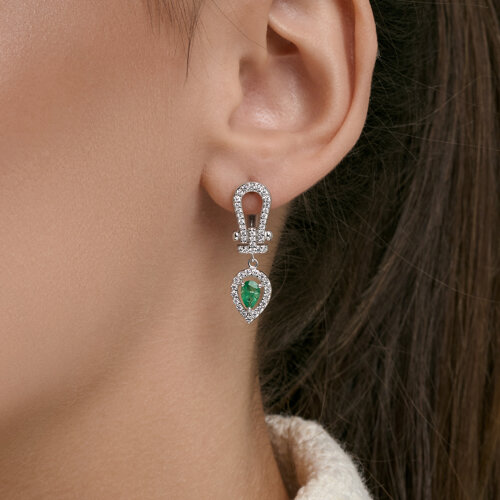 Серьги из серебра с изумрудами и фианитами из родированное серебро — вид 2