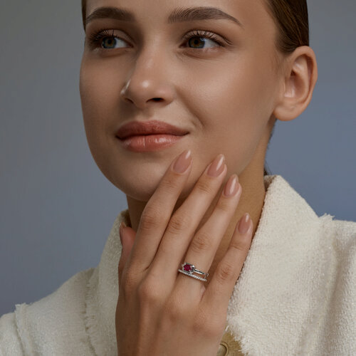 Кольцо из серебра с рубином и фианитами из серебро — вид 3