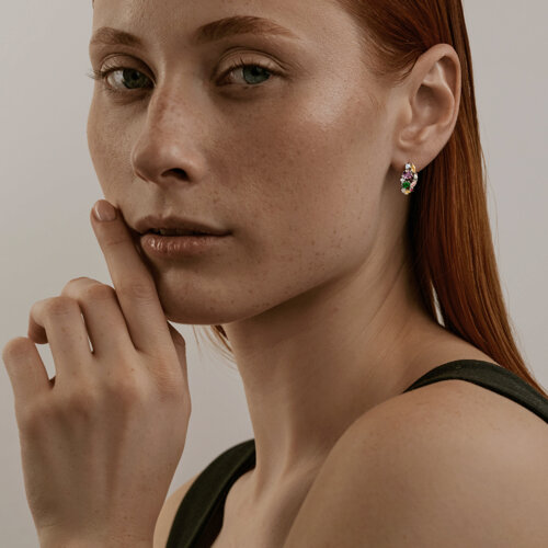 Серьги из серебра с гидротермальными изумрудами, корундами и фианитами из серебро — вид 3