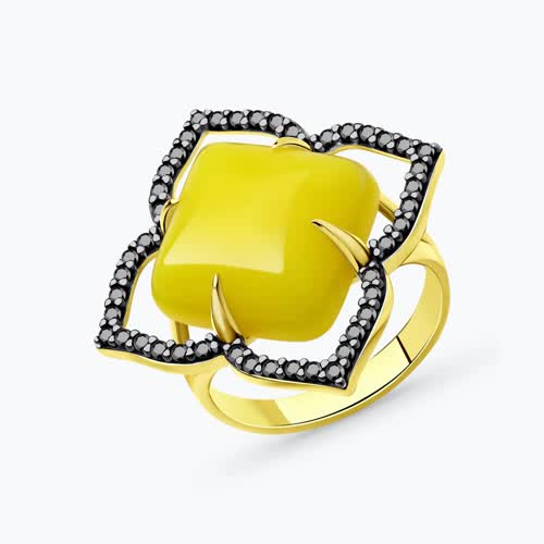 Кольцо из золочёного серебра с фианитами и янтарём - видео на модели