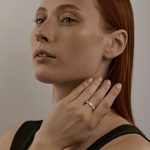 Кольцо из серебра с лунным камнем и фианитами из родированное серебро — вид 3