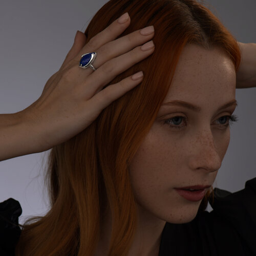 Кольцо из серебра с ляписом из родированное серебро — вид 2