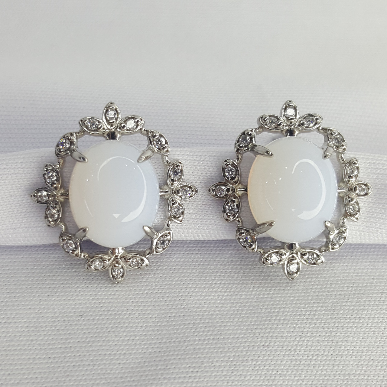 Серьги из серебра с опалитами и фианитами - видео на модели