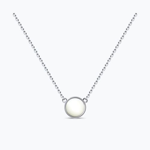 Колье из серебра с лунным камнем - видео на модели