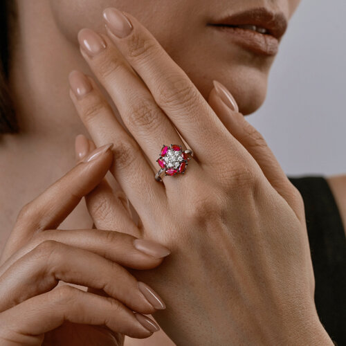 Кольцо из серебра с корундами и фианитами из серебро — вид 3