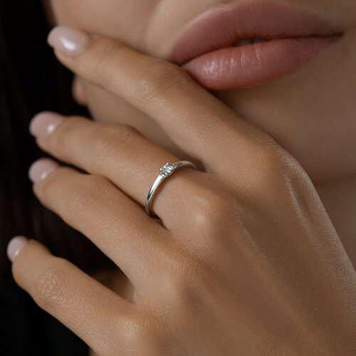 Кольцо из серебра с бриллиантом из серебро — вид 3