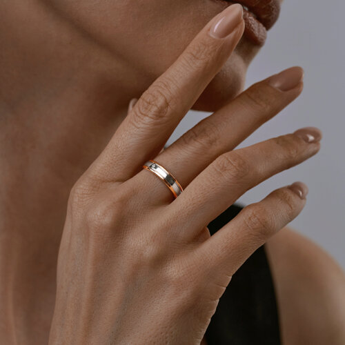 Обручальное кольцо из золочёного серебра с бриллиантом из серебро — вид 4