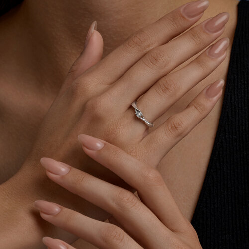 Кольцо из серебра с бриллиантом из серебро — вид 3