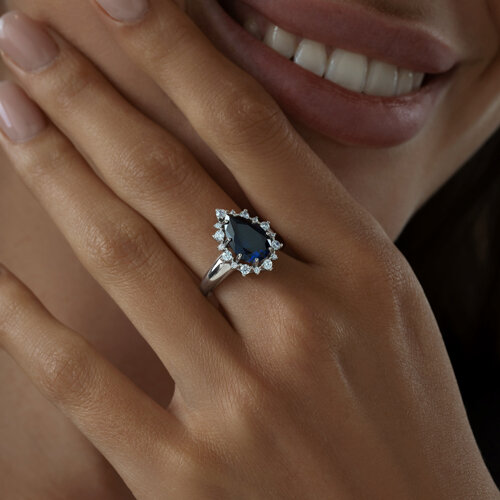 Кольцо из серебра с корундом сапфировым (синт.) и фианитами из серебро — вид 4