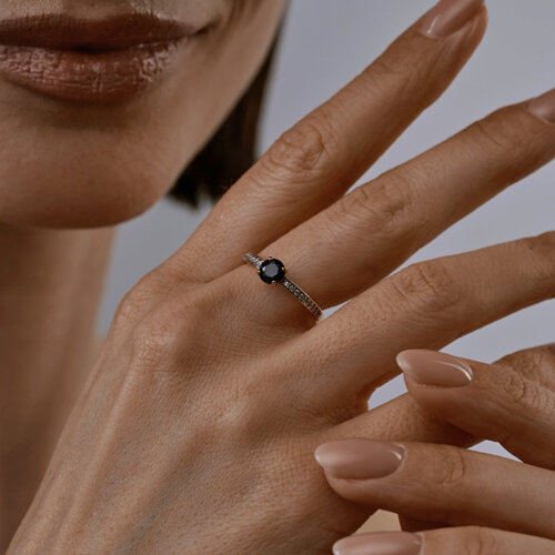 Кольцо из золочёного серебра с корундом и фианитами из серебро — вид 3