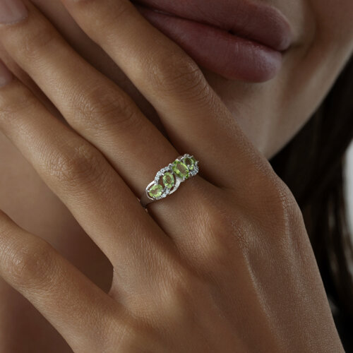 Кольцо из серебра с фианитами и хризолитами из родированное серебро — вид 2