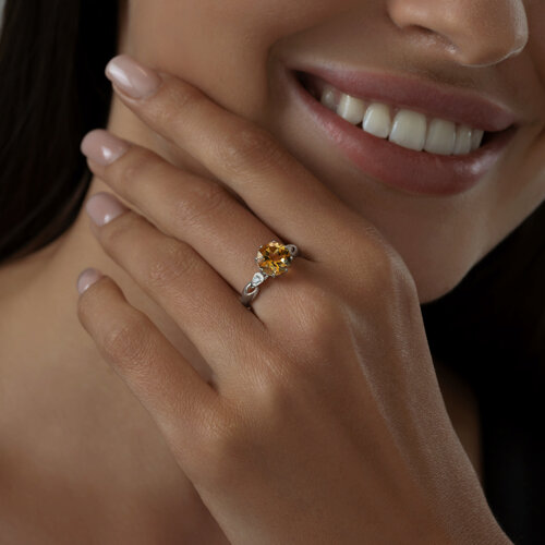 Кольцо из серебра с фианитами и цитрином из серебро — вид 3