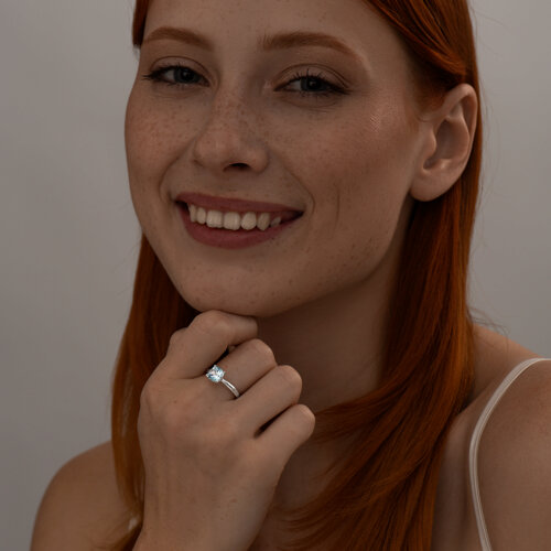 Кольцо из серебра с голубым топазом из серебро — вид 5