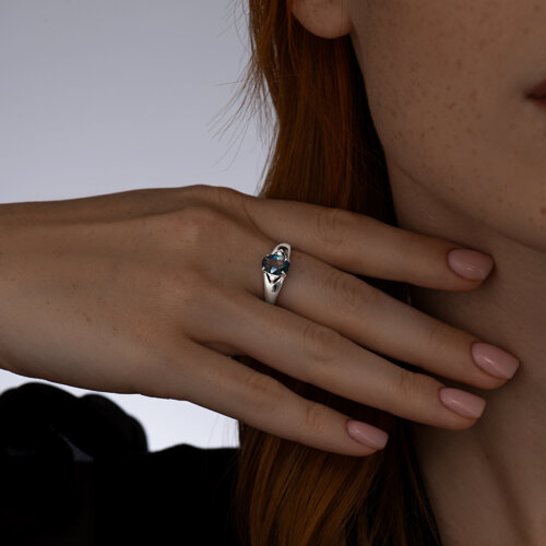 Кольцо из серебра с лондон топазом и фианитами из серебро — вид 3