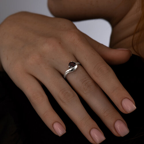 Кольцо из серебра с гранатом из серебро — вид 3