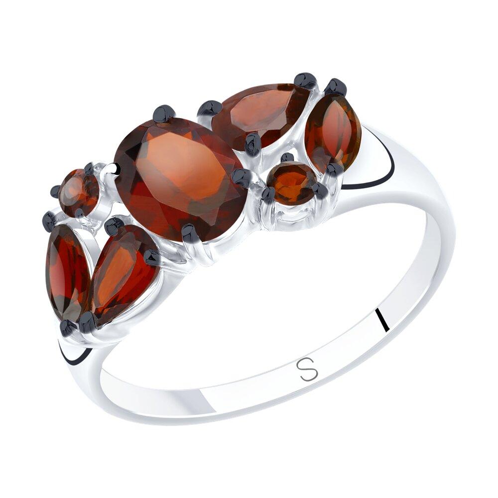 Кольцо из серебра с гранатами - видео на модели