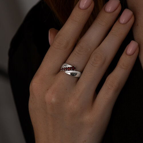 Кольцо из серебра с гранатами и фианитами из серебро — вид 3