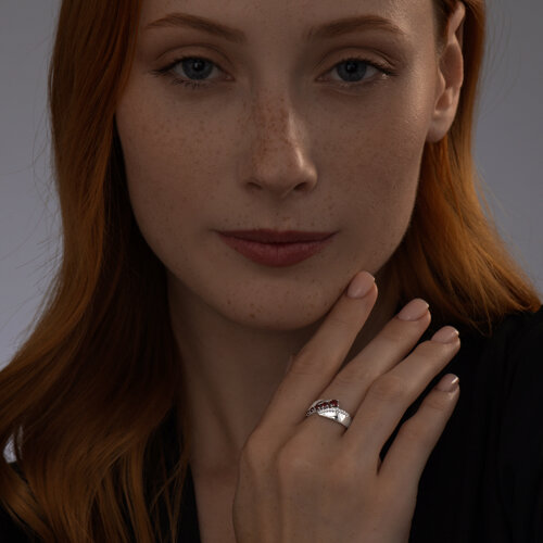 Кольцо из серебра с гранатами и фианитами из серебро — вид 4