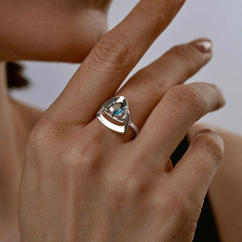 Кольцо из серебра с лондон топазом из серебро — вид 3