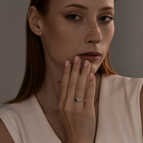 Кольцо из серебра с гранатом из серебро — вид 4