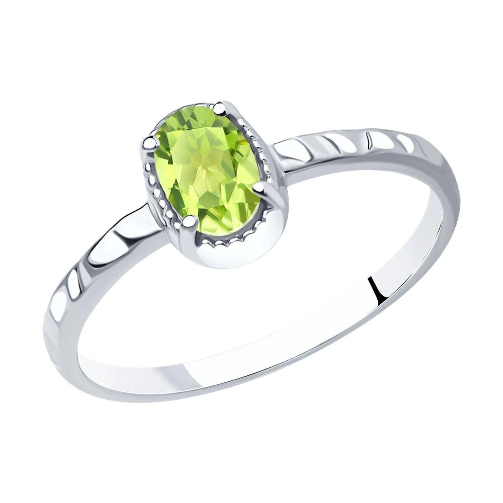 Кольцо из серебра с хризолитом - видео на модели