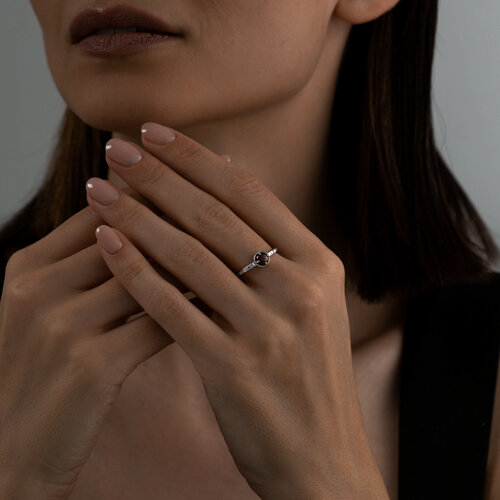 Кольцо из серебра с гранатом из серебро — вид 3