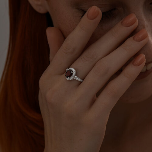 Кольцо из серебра с гранатом и фианитами из серебро — вид 4