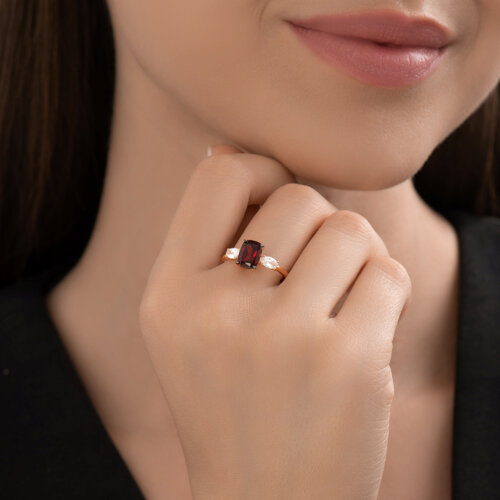 Кольцо из золочёного серебра с гранатом и фианитами из золочение розовое — вид 2