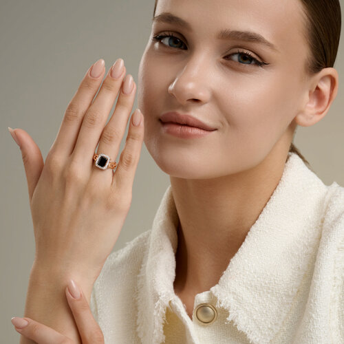 Кольцо из золочёного серебра с гранатом и фианитами из серебро — вид 5