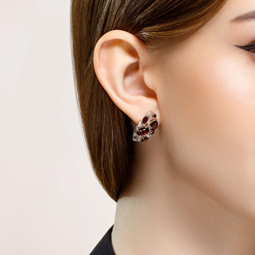 Серьги из серебра с гранатами и фианитами из серебро — вид 2