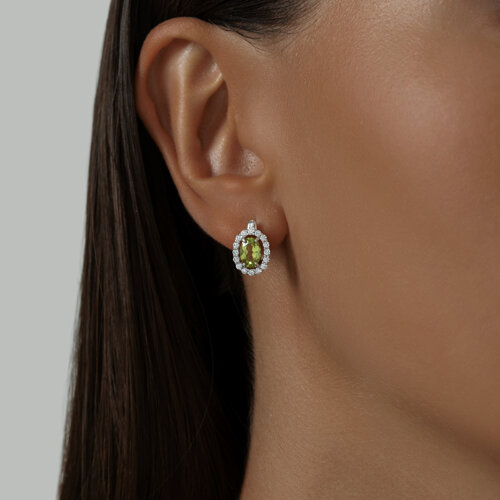 Серьги из серебра с фианитами и хризолитами из серебро — вид 3