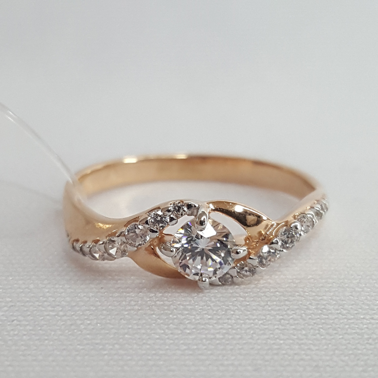 Кольцо из золочёного серебра с фианитами - видео на модели