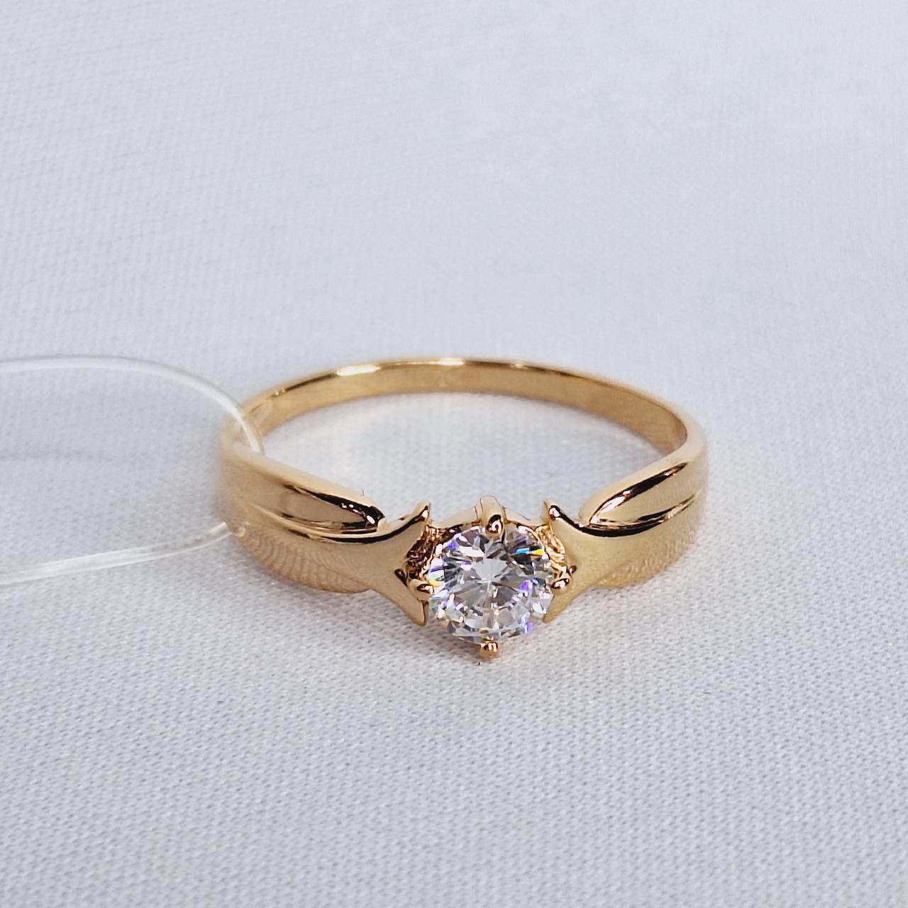 Кольцо из золочёного серебра с фианитом - видео на модели