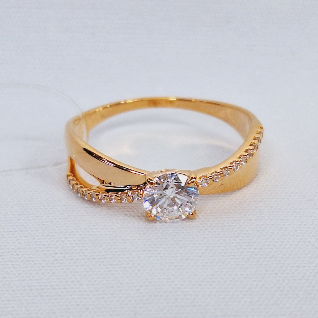 Кольцо из золочёного серебра с фианитами - видео на модели