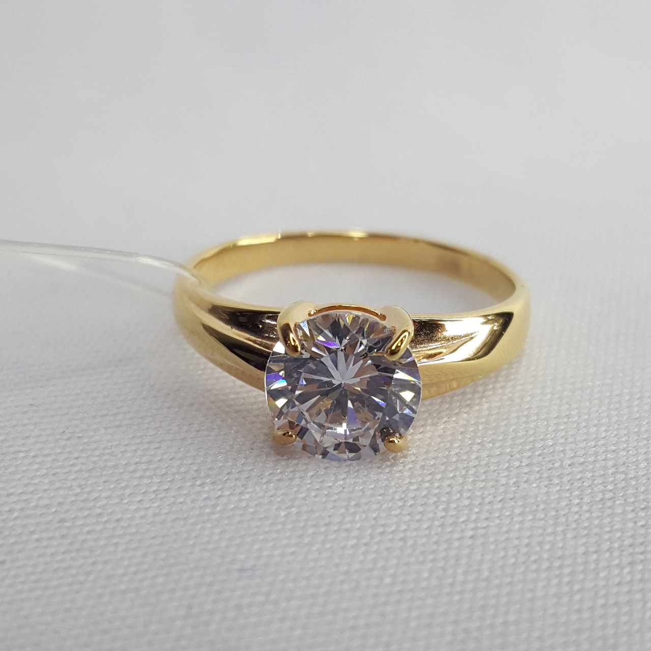 Кольцо из золочёного серебра с фианитом - видео на модели