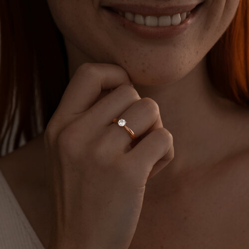 Кольцо из золочёного серебра с фианитом из серебро — вид 2