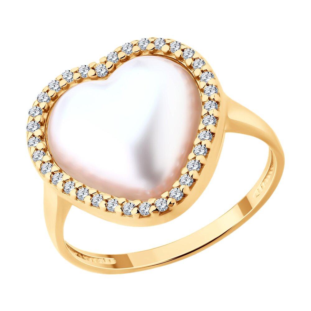 Кольцо из золочёного серебра с синтетическим жемчугом и фианитами - видео на модели