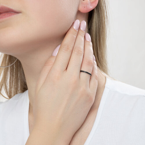 Серебряное кольцо с чёрными фианитами из серебро — вид 4