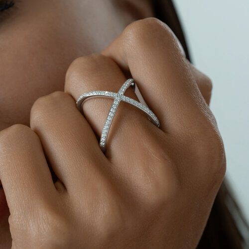 Кольцо из серебра с фианитами из серебро — вид 3