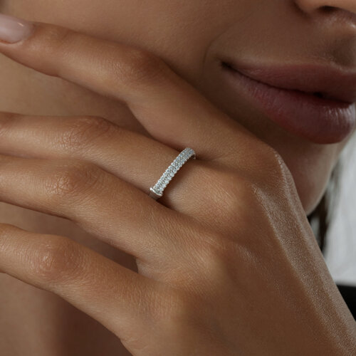 Кольцо из серебра с фианитами из серебро — вид 3