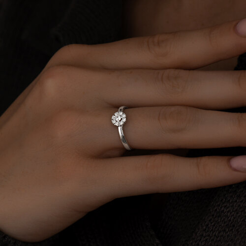 Кольцо из серебра с фианитами из серебро — вид 3