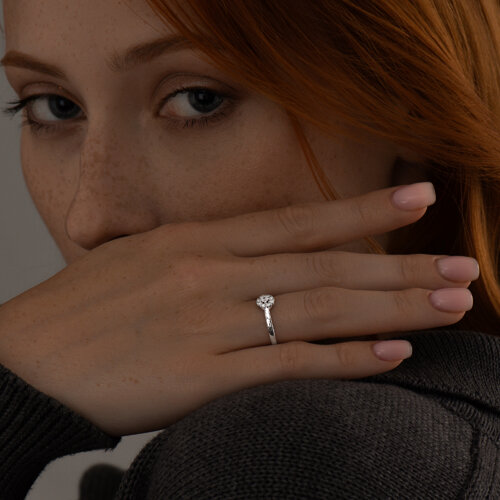 Кольцо из серебра с фианитами из серебро — вид 4