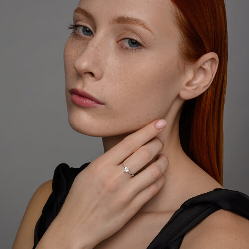 Помолвочное кольцо из серебра с фианитом из серебро — вид 4