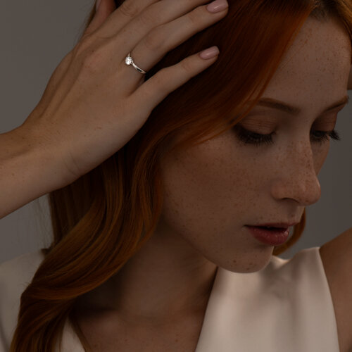 Помолвочное кольцо из серебра с фианитом из серебро — вид 5