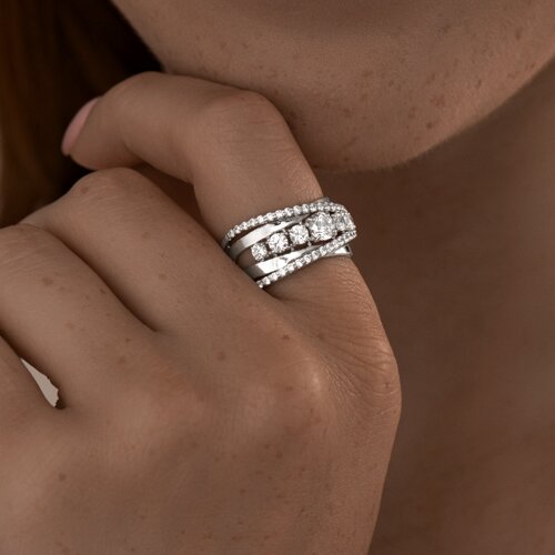 Кольцо из серебра с фианитами из серебро — вид 4