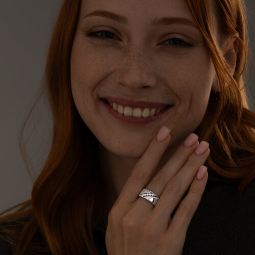 Кольцо из серебра с фианитами из серебро — вид 4